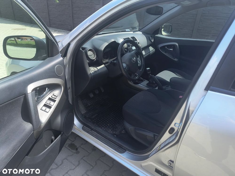 Toyota RAV4 2.2 D-4D Sol - 4