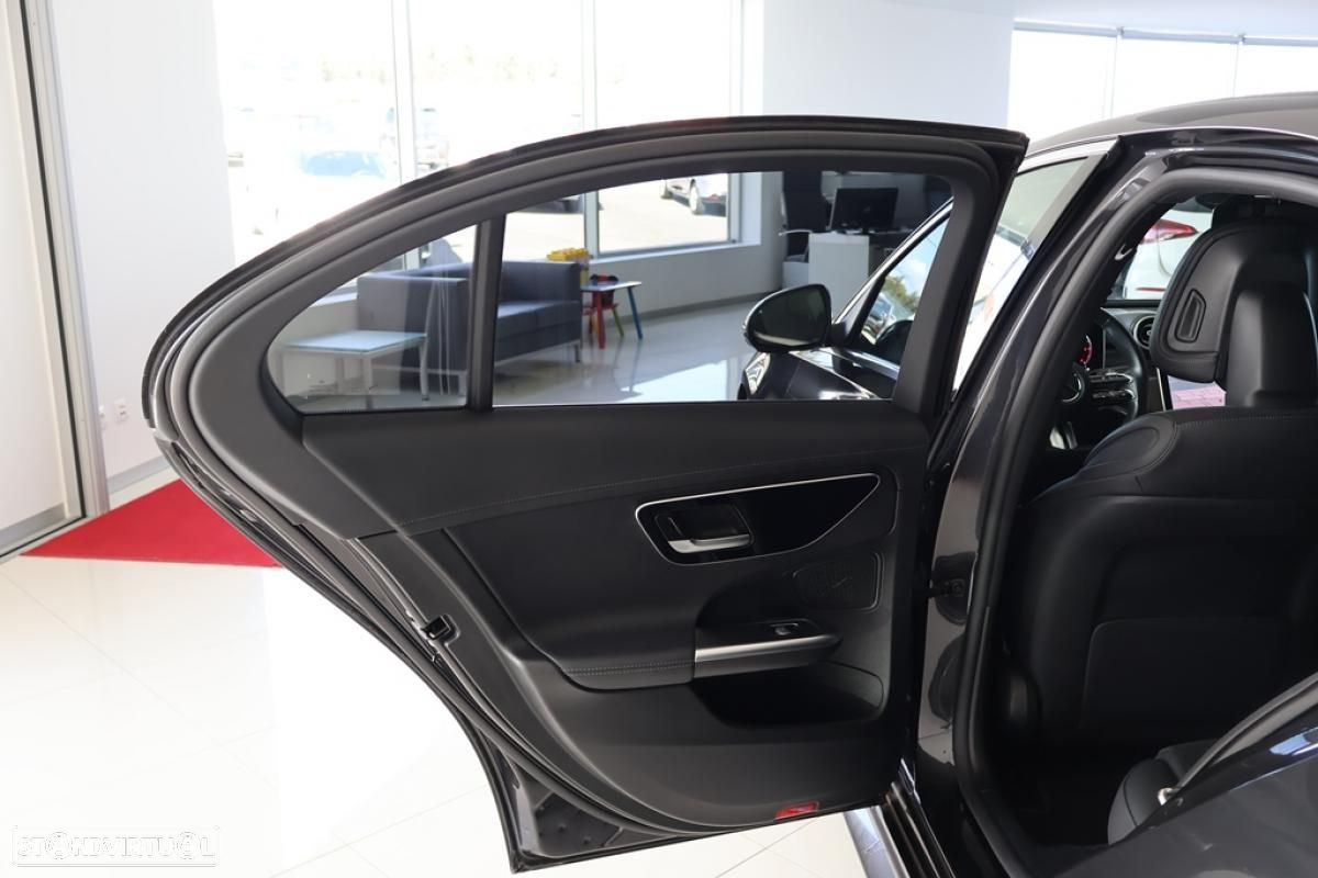 Mercedes-Benz C 300 d AMG Line - 13