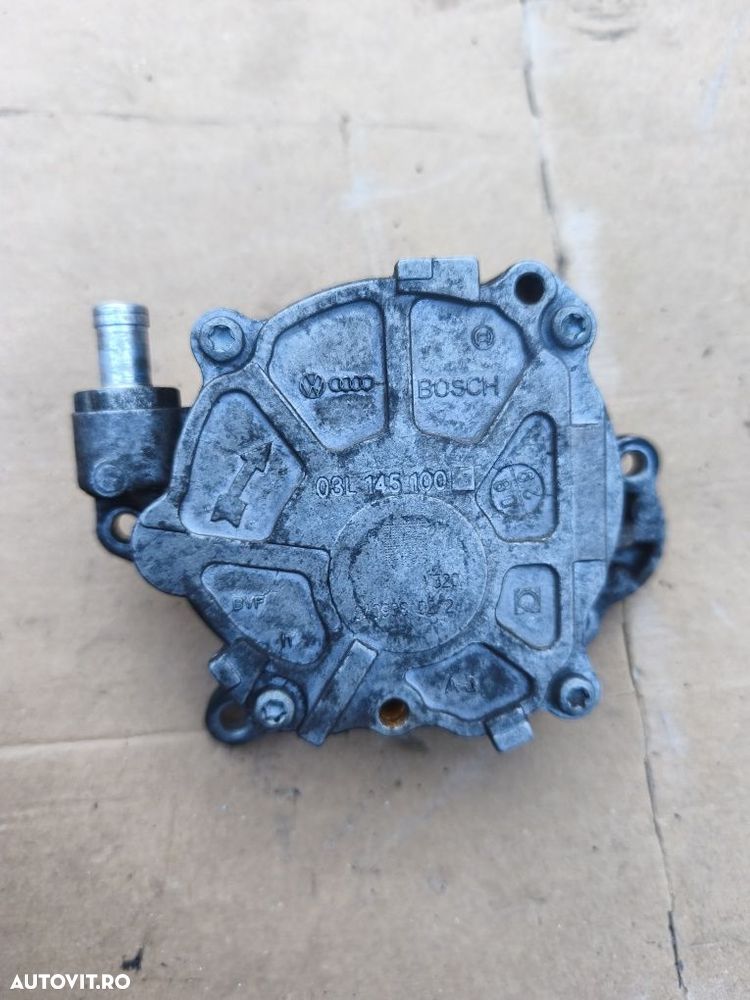 Pompă vacuum 2.0 tdi Volkswagen Passat B6 B7  03L 145 100 / 03L145100 - 3