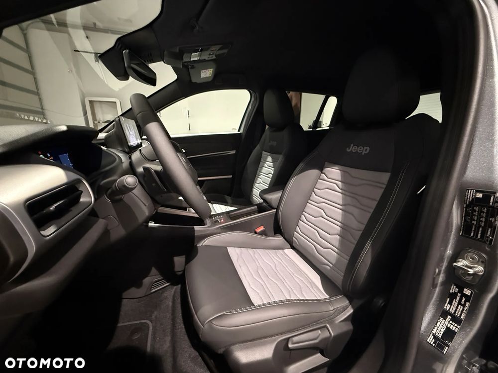 Jeep Avenger 1.2 T3 mHEV Upland 4xe eDCT6 - 12