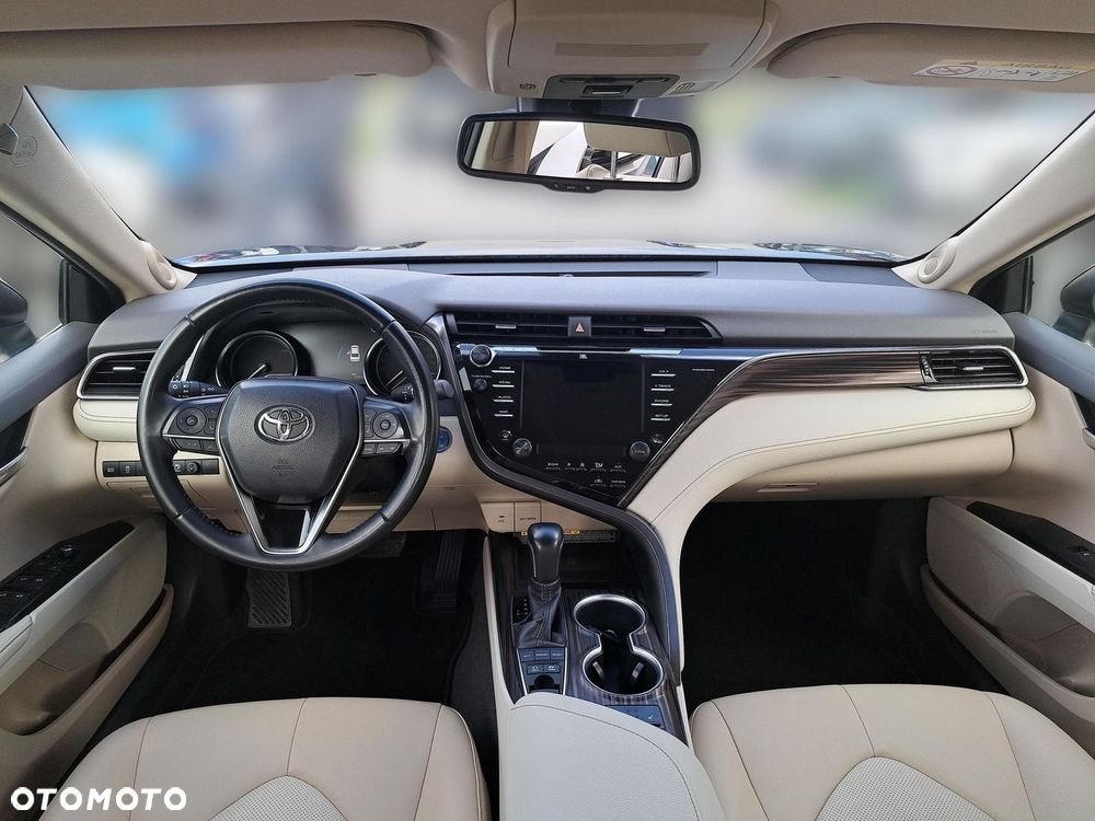 Toyota Camry 2.5 Hybrid Executive CVT - 9