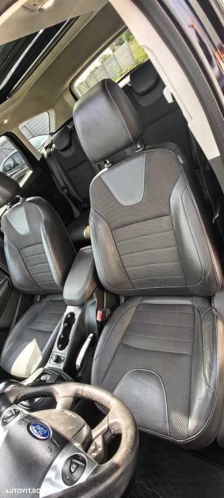 Ford Kuga 2.0 TDCi Powershift 4WD Titanium - 17
