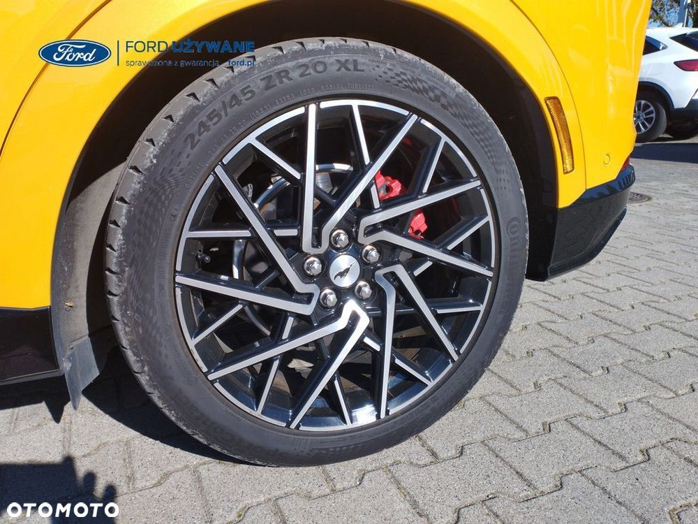 Ford Mustang Mach-E - 24