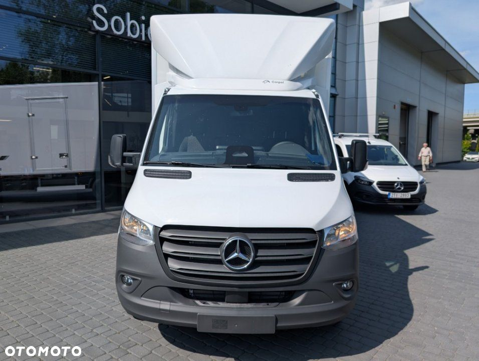 Mercedes-Benz Sprinter - 2