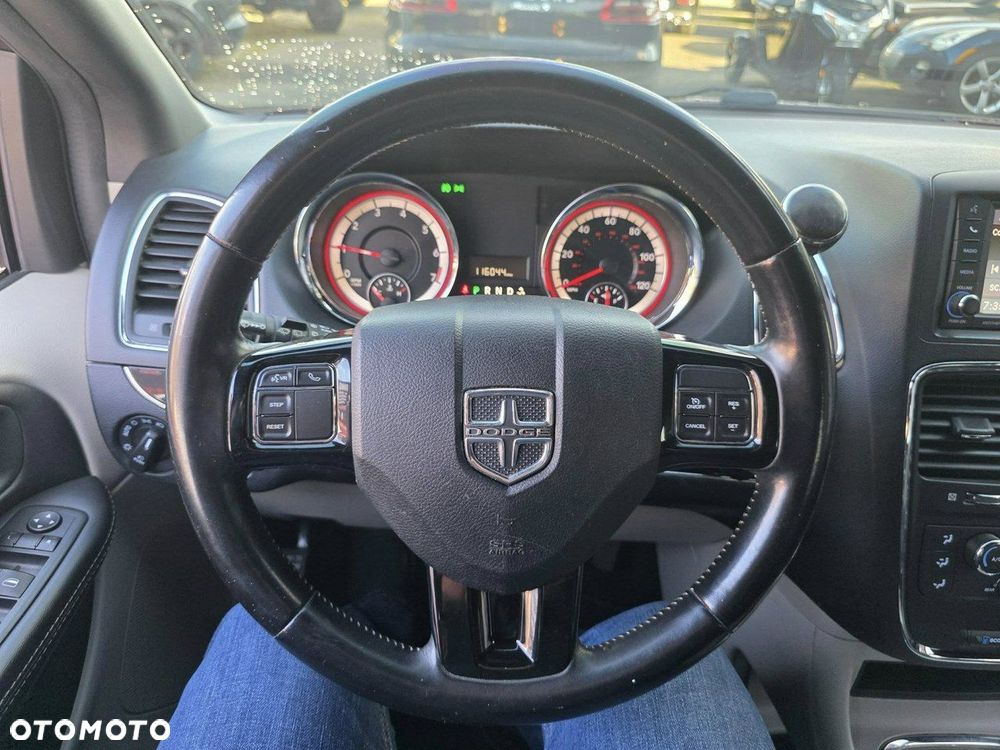Dodge Grand Caravan - 8
