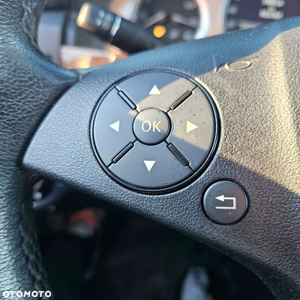 Mercedes-Benz GLK 320 CDI DPF 4Matic 7G-TRONIC Edition 1 - 17