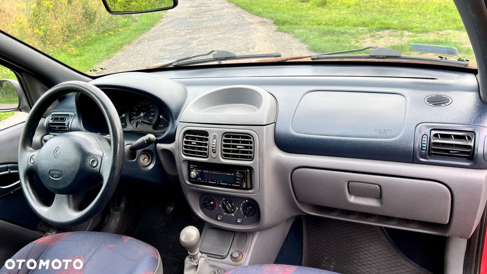 Renault Clio 1.2 RN - 9