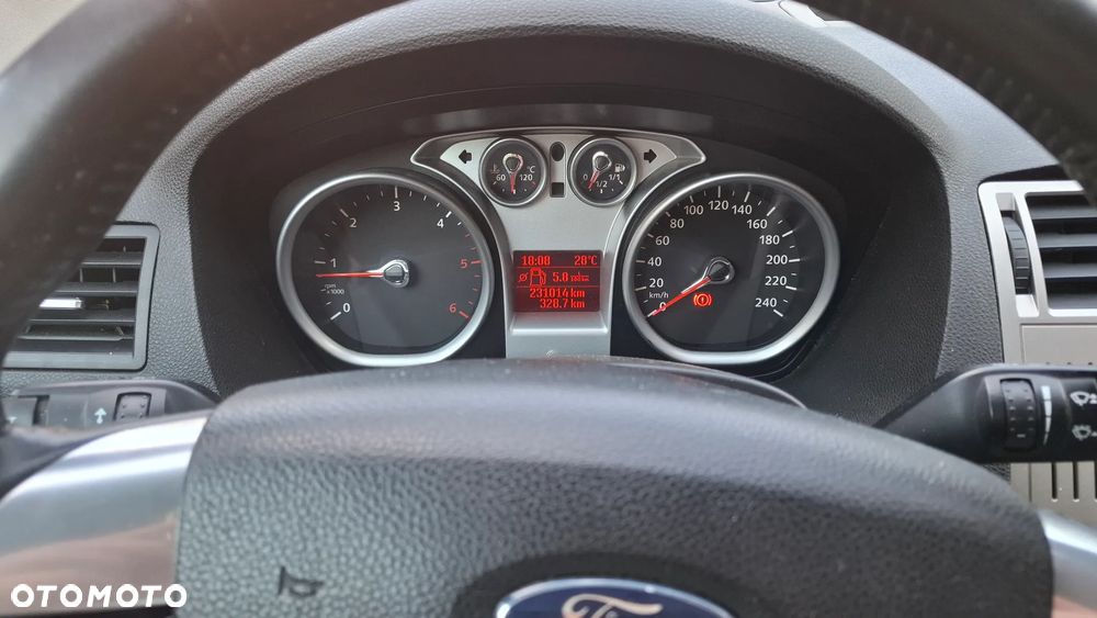 Ford Kuga 2.0 TDCi Individual - 5