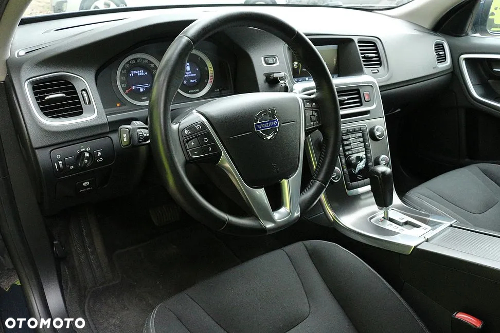 Volvo V60 D3 Geartronic Momentum - 23