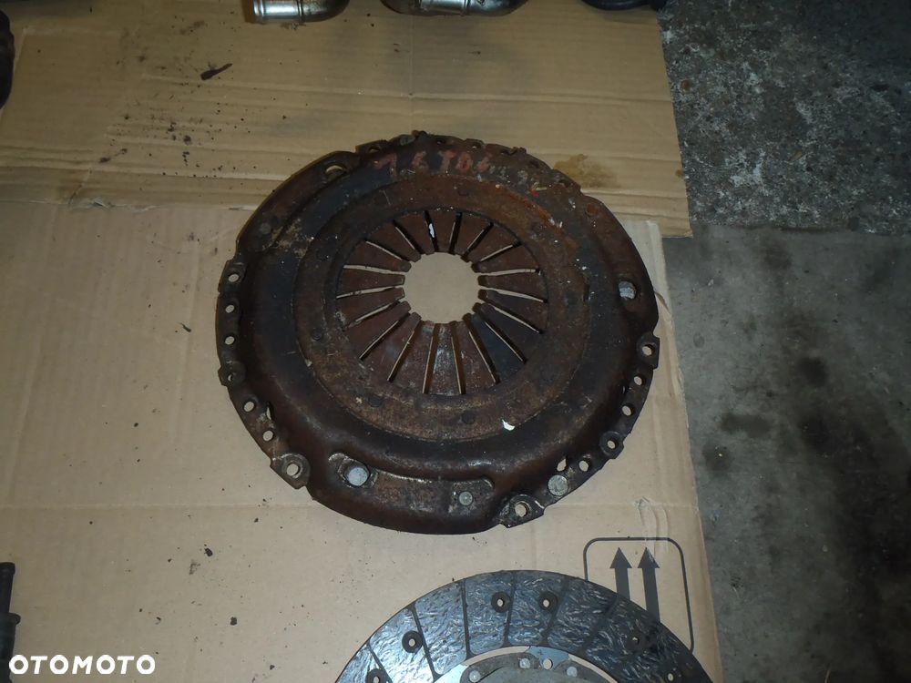 koło dwumasowe dwumas dwumasa osprzęt silnika cav b6 b7 caddy Q3 fabia polo caddy audi 1.6 tdi - 4