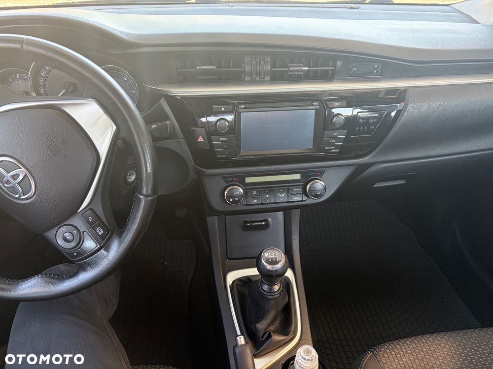 Toyota Corolla 1.4 D-4D Premium EU6 - 8