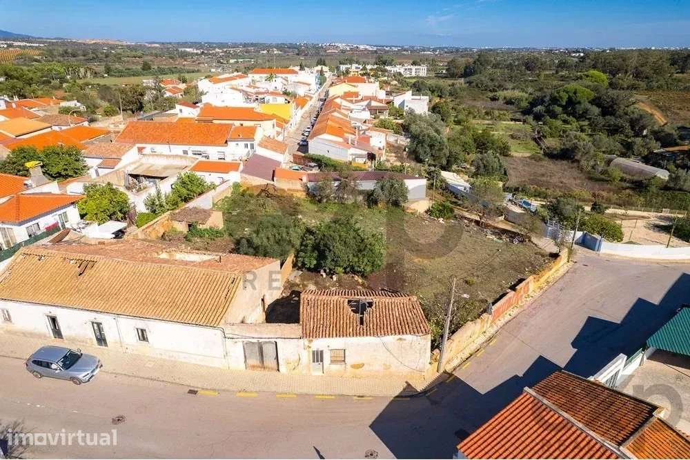 Terreno Central em Odiáxere Para Construção de Apartamentos ou Moradia - Grande imagem: 4/26