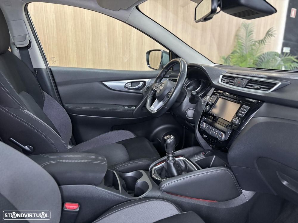 Nissan Qashqai 1.5 dCi N-Connecta 18 - 12