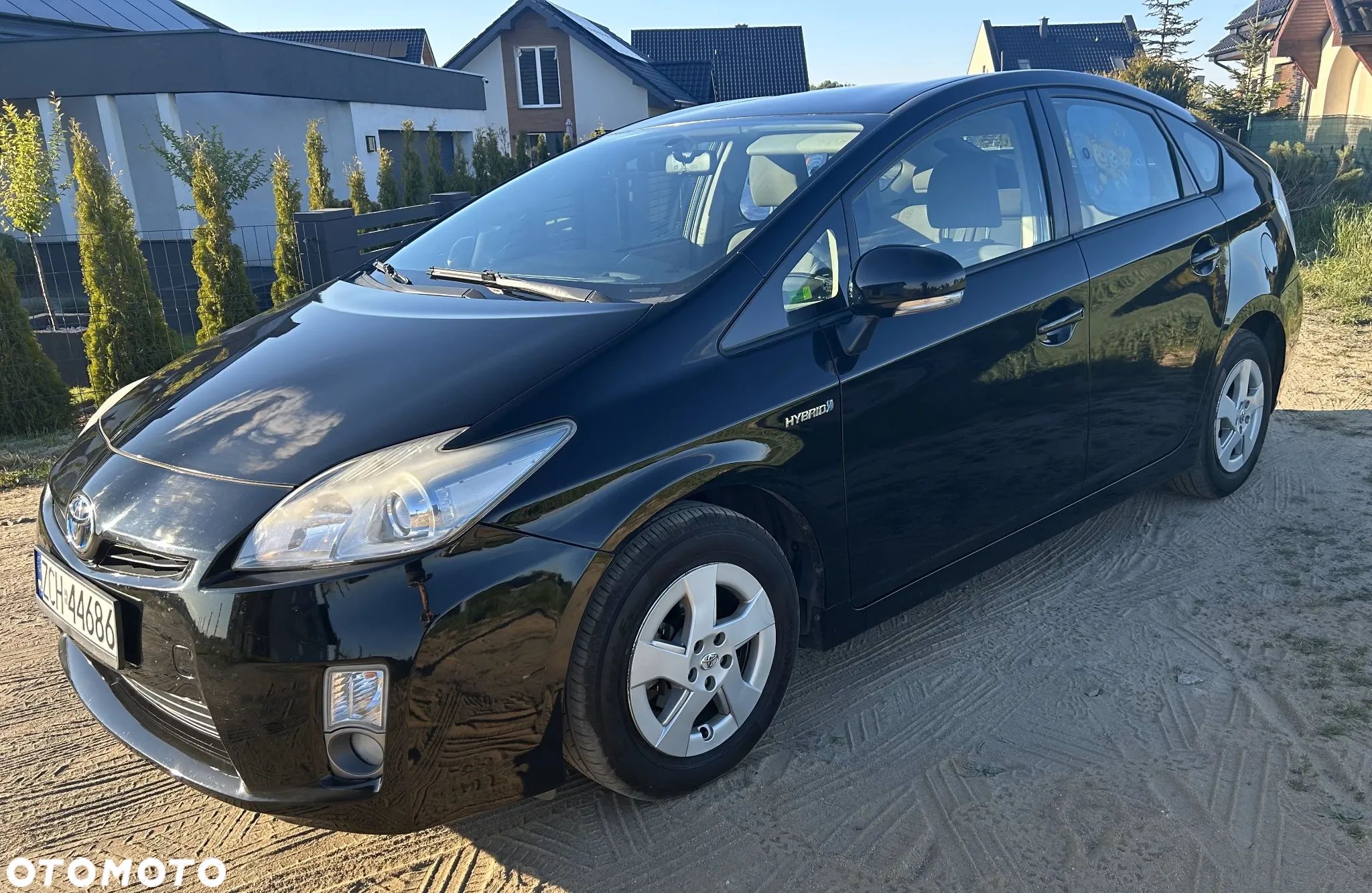Toyota Prius (Hybrid) - 1