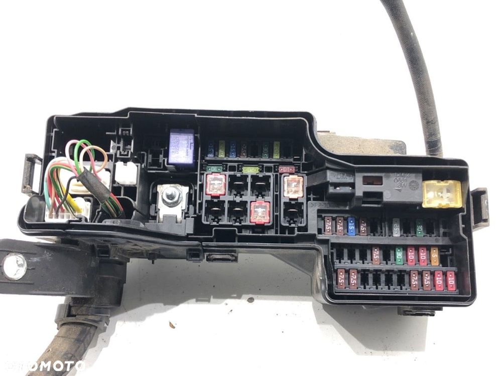 SKRZYNKA BEZPIECZNIKÓW  TOYOTA AYGO (_B4_) 2014 - 2022 1.0 (KGB40) 51 kW [69 KM] benzyna 2014 - - 3