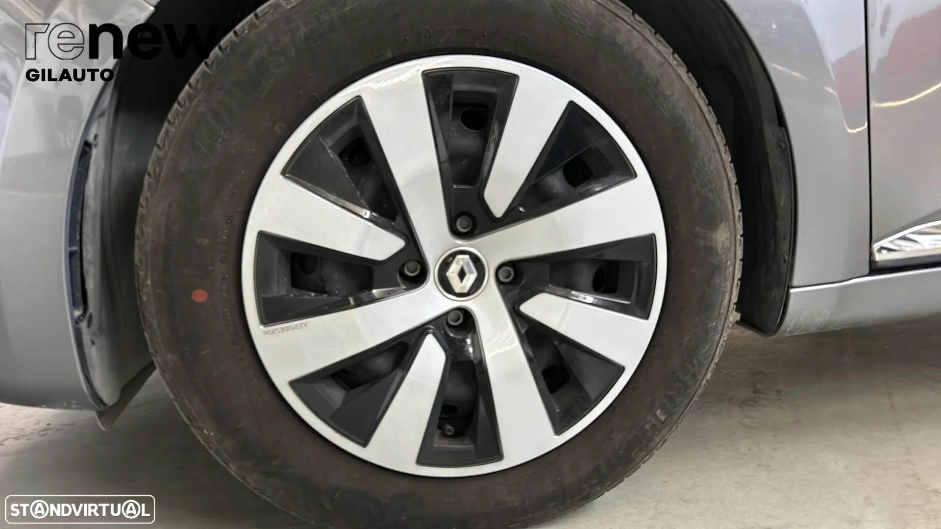 Renault Clio 1.0 TCe Evolution Bi-Fuel - 9