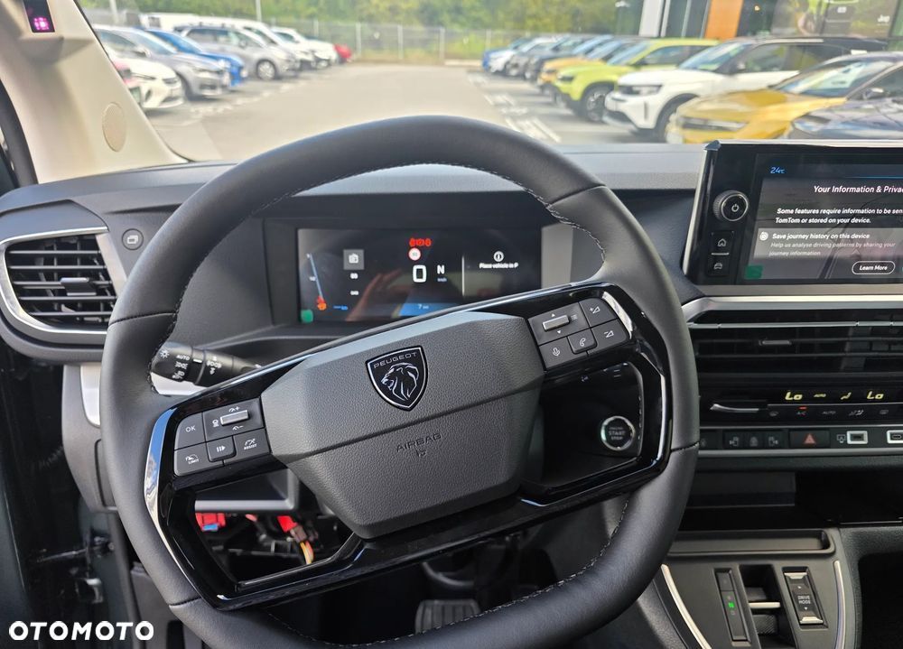 Peugeot Traveller 2.2 BlueHDi Long Business VIP EAT8 - 17