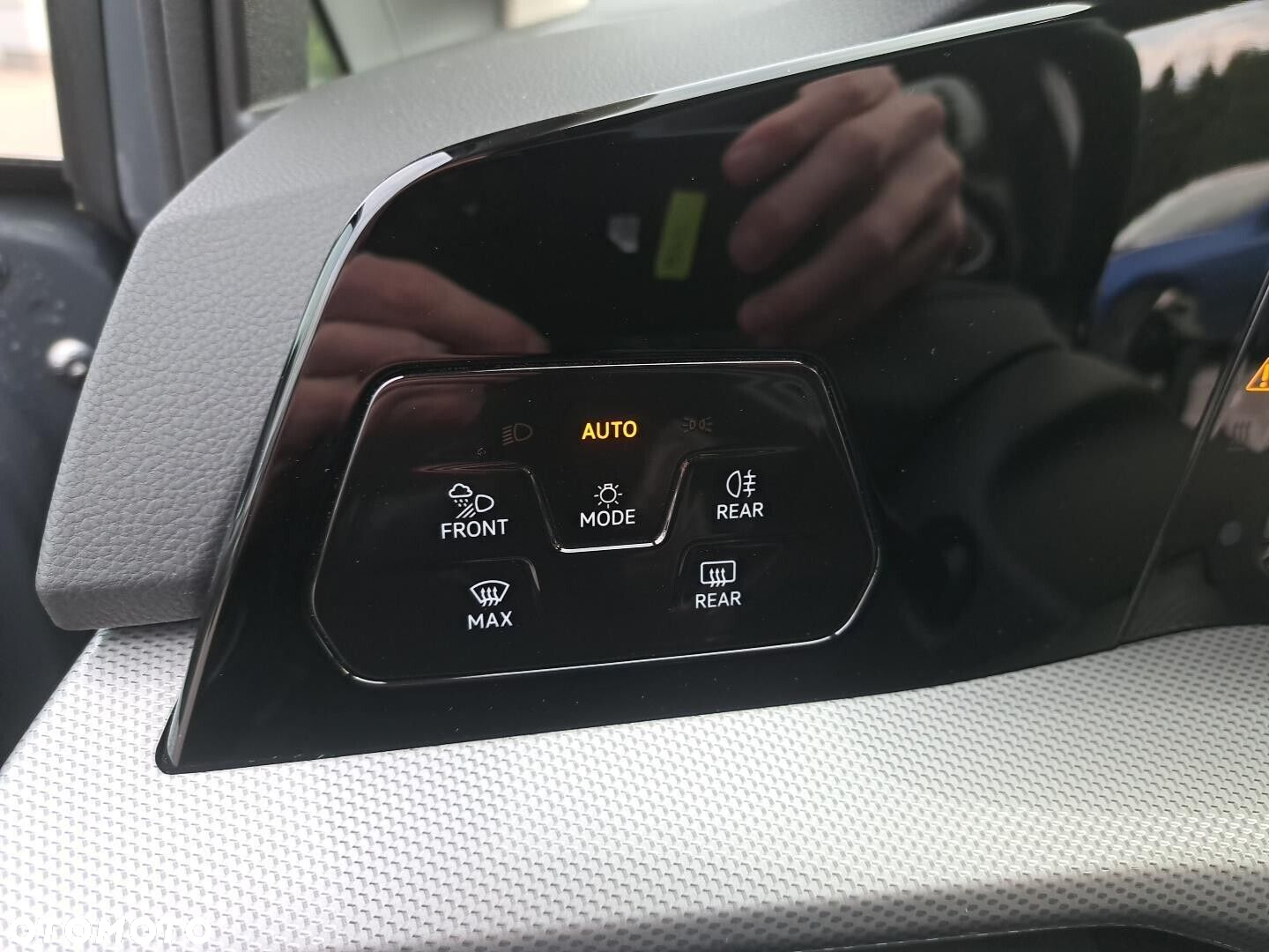 Volkswagen Golf - 22