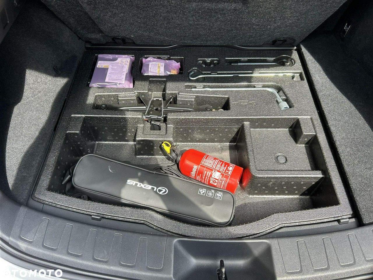 Lexus UX - 36