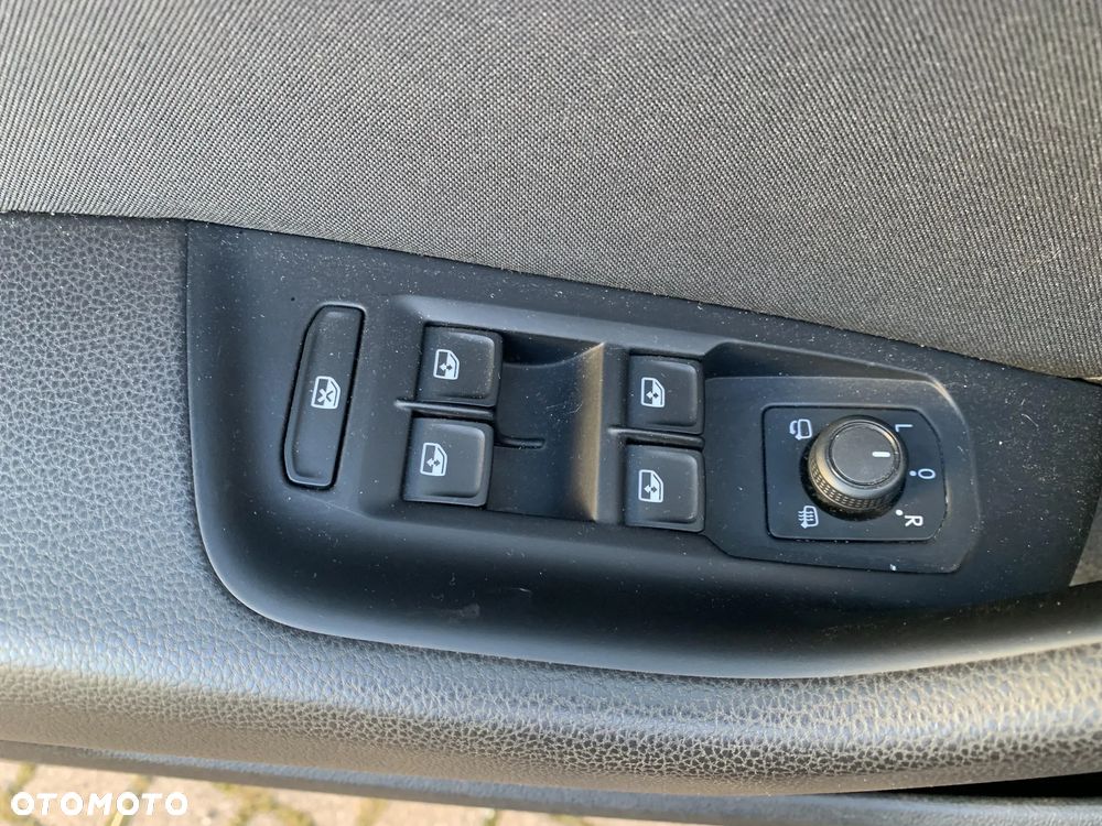 Volkswagen Passat - 17