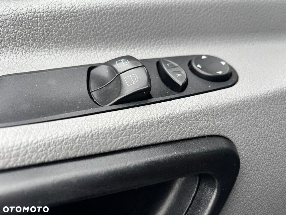 Mercedes-Benz Sprinter - 8