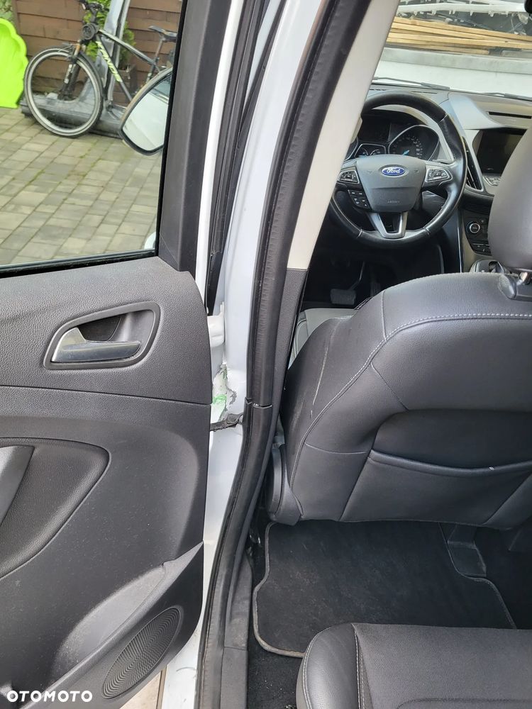 Ford Kuga 1.5 TDCi FWD Titanium - 23