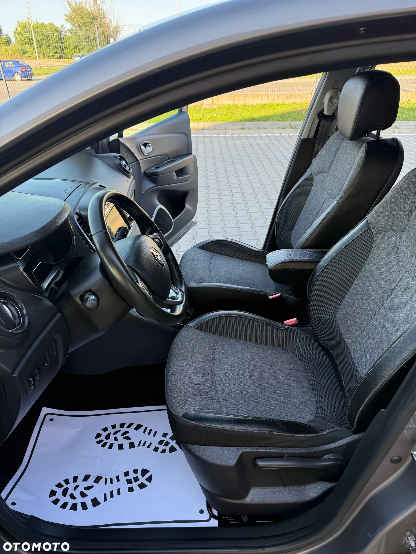 Renault Captur 1.5 dCi Zen EDC - 8