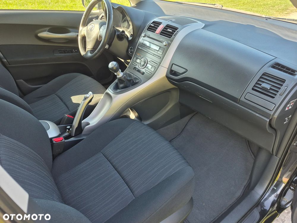 Toyota Auris - 11
