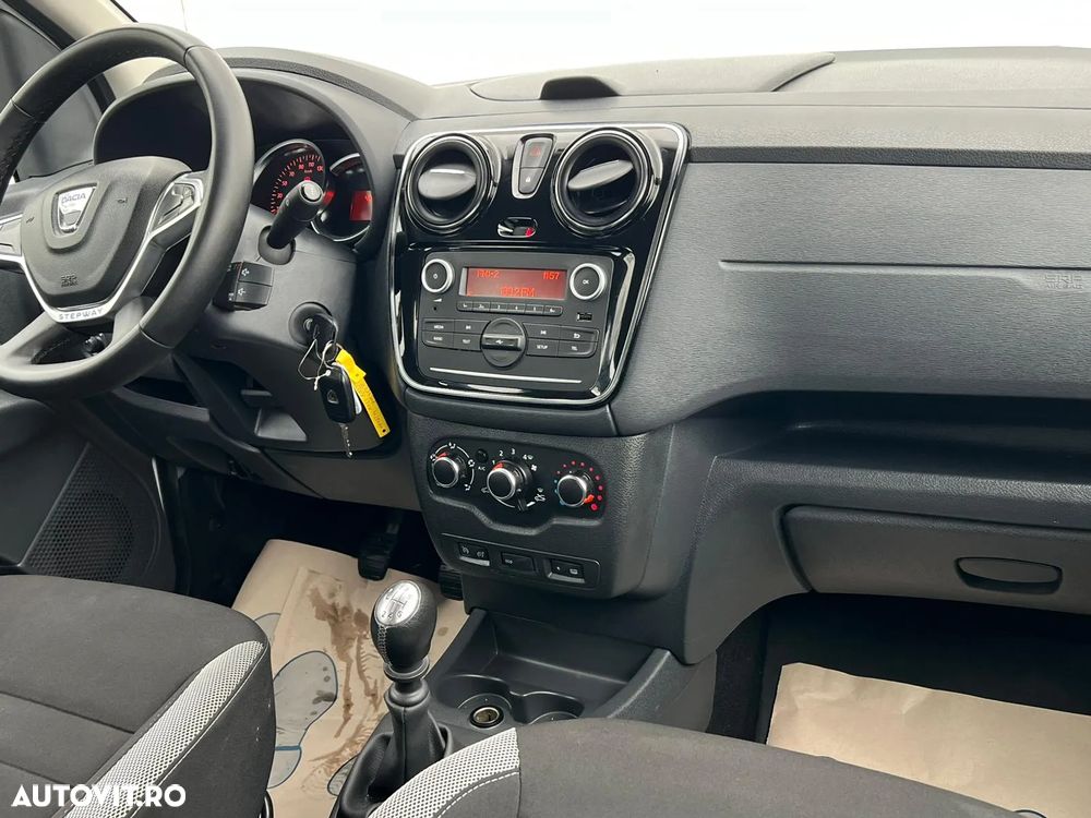 Dacia Lodgy TCe 130 GPF Stepway - 8