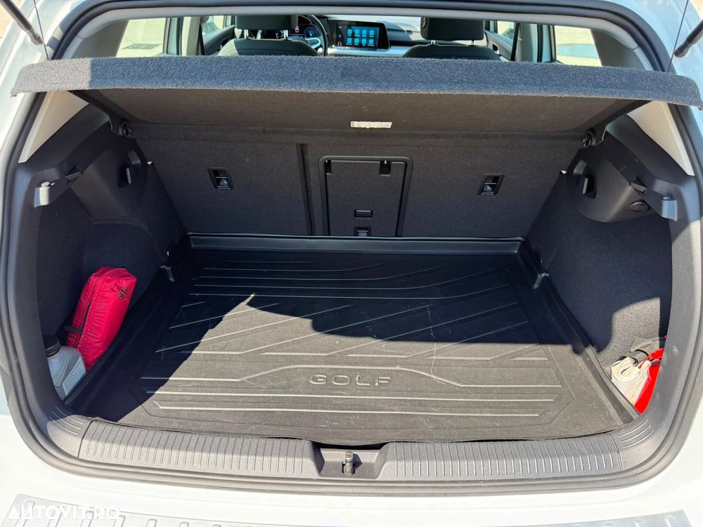 Volkswagen Golf - 30