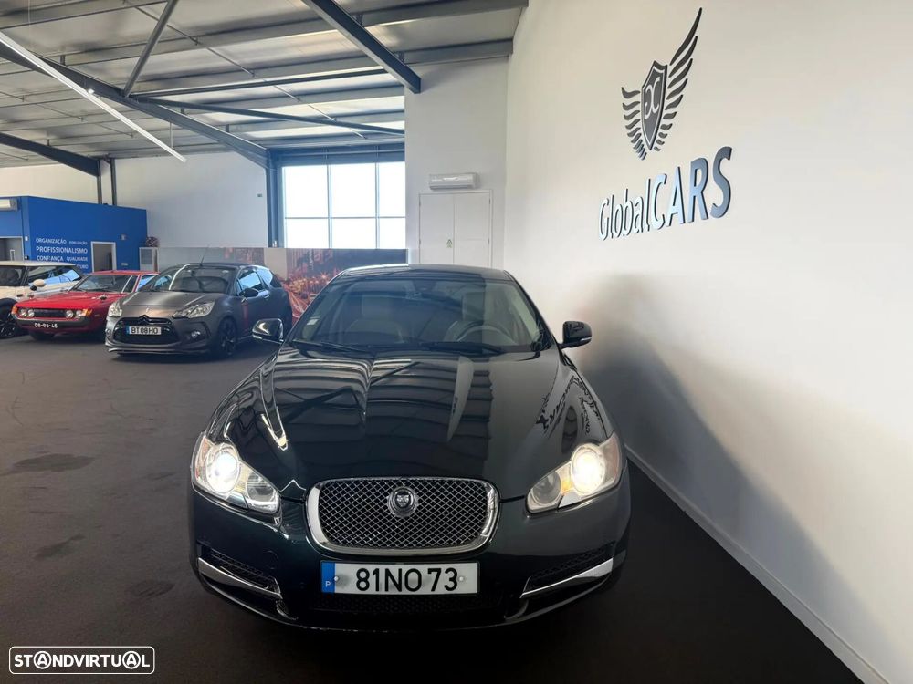 Jaguar XF 3.0 D V6 Premium Luxury - 4