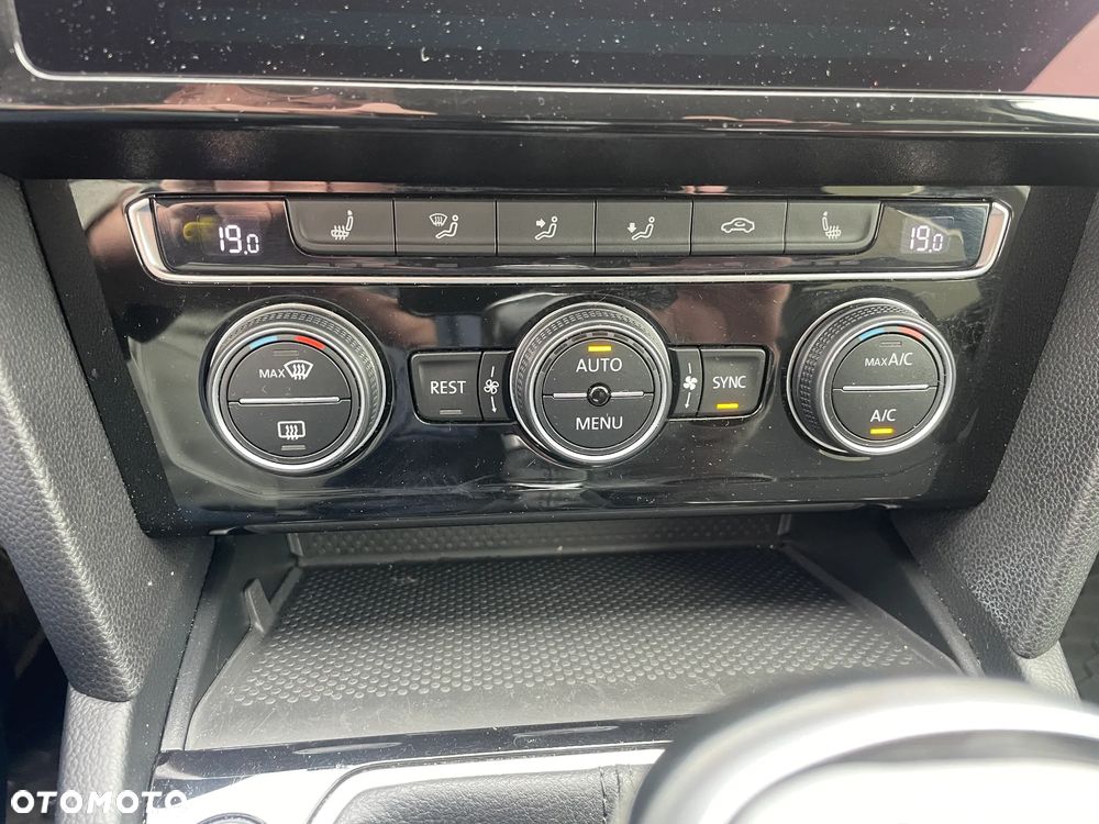 Volkswagen Passat 1.5 TSI EVO Business - 22