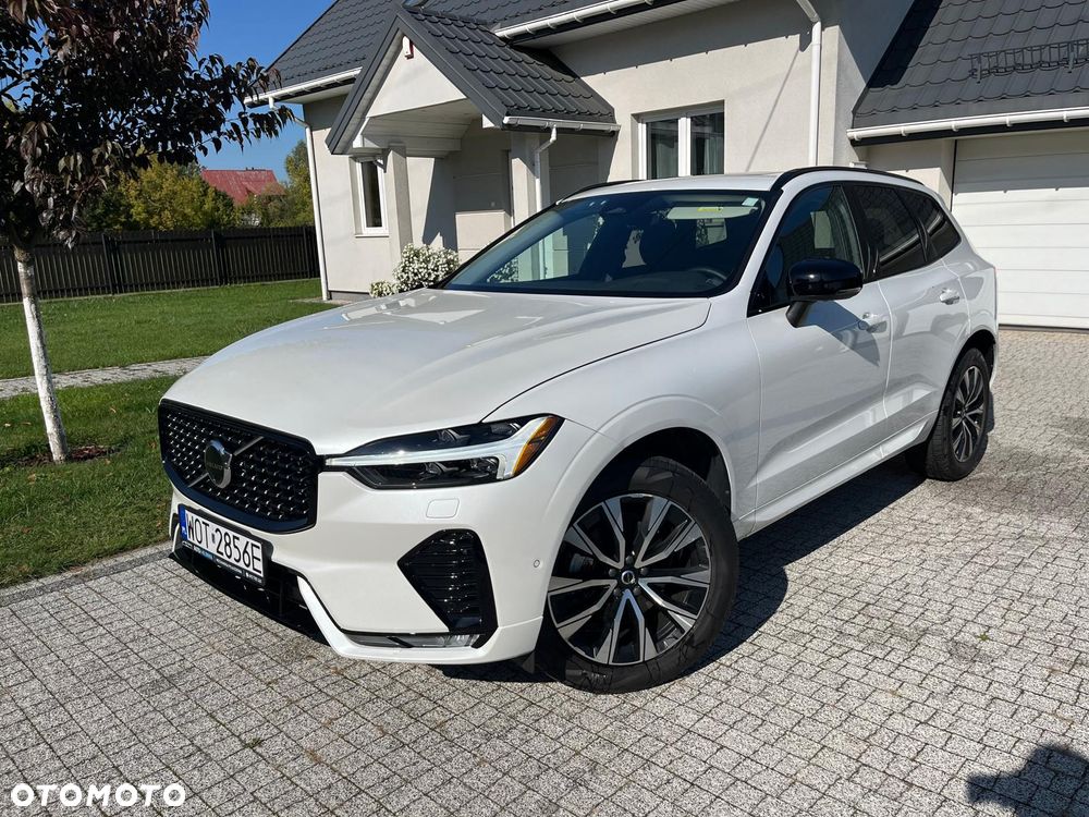 Volvo XC 60 B5 B AWD Plus Dark - 2