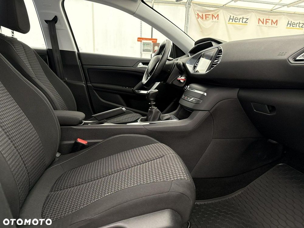 Peugeot 308 - 24