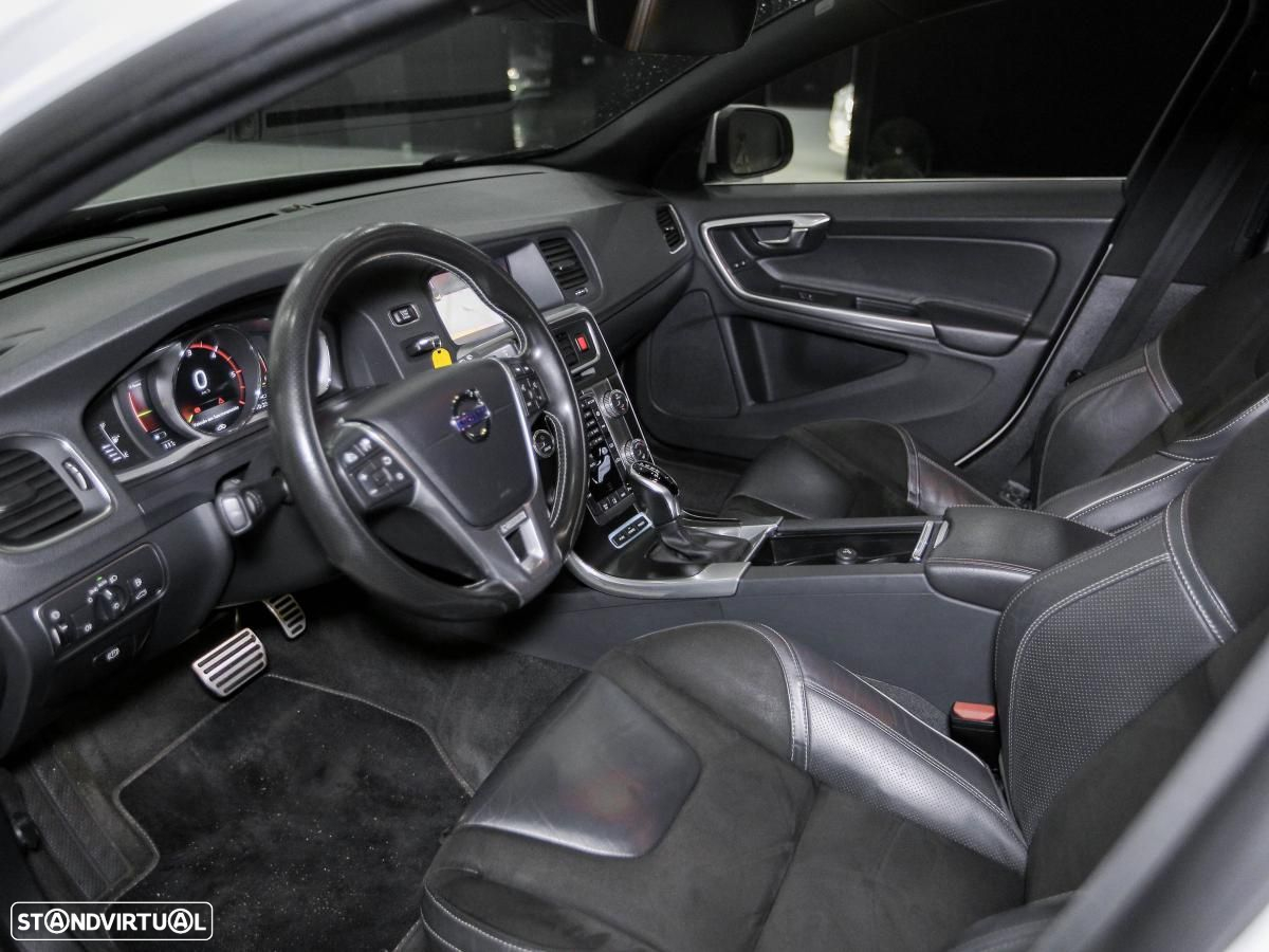 Volvo V60 2.4 D6 R-Design Sum.AWD Phev - 6