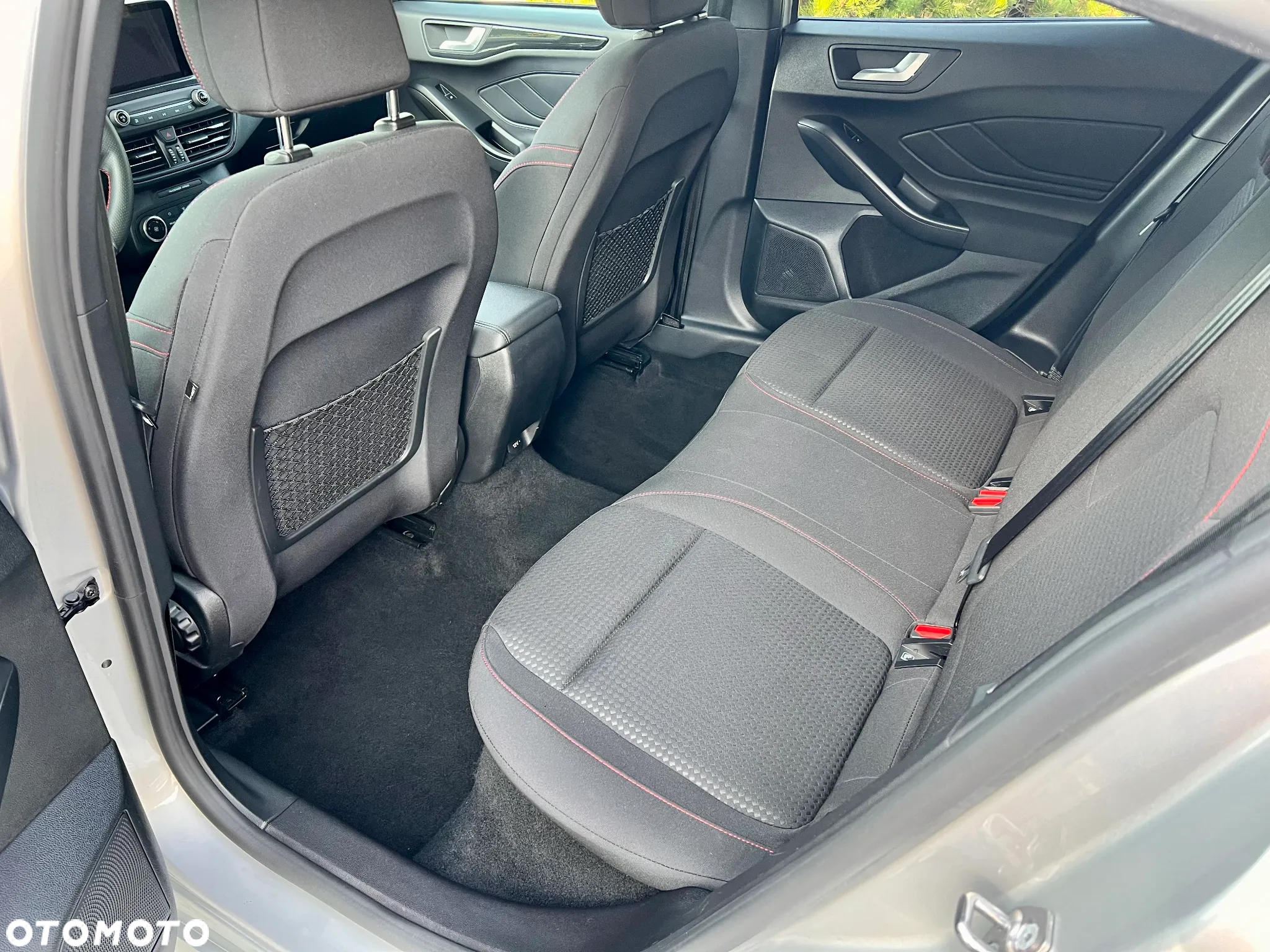 Ford Focus 1.0 EcoBoost Hybrid ST-LINE X - 33