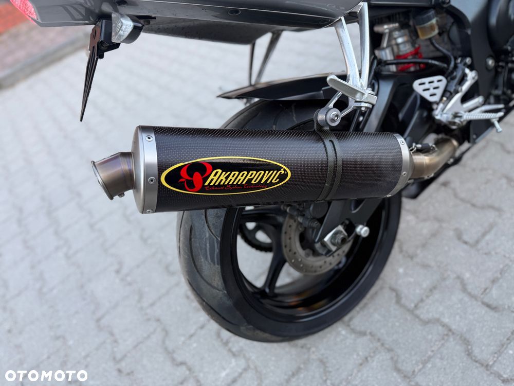 Yamaha R6 - 12