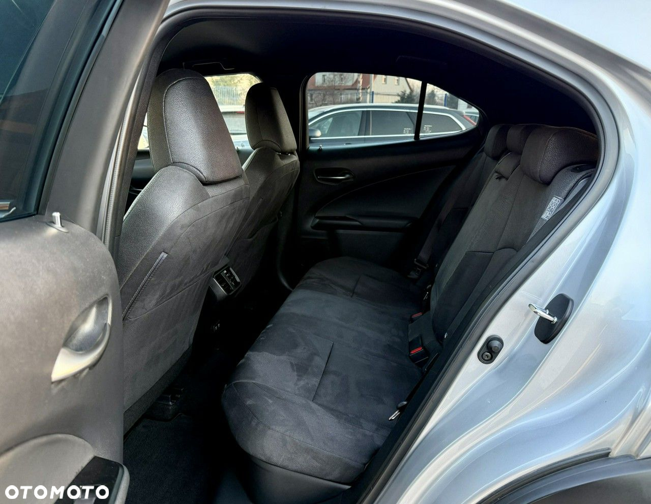 Lexus UX 250h Elegance 2WD - 10