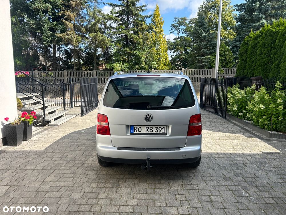 Volkswagen Touran 2.0 TDI Highline - 14