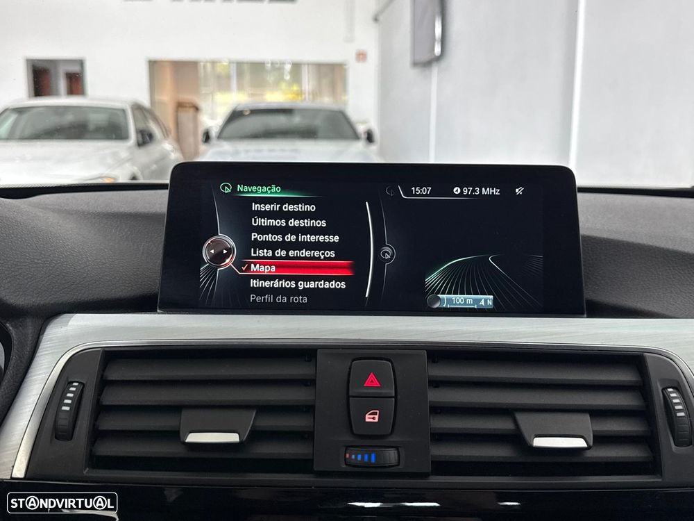 BMW 320 d xDrive Pack M Auto - 23