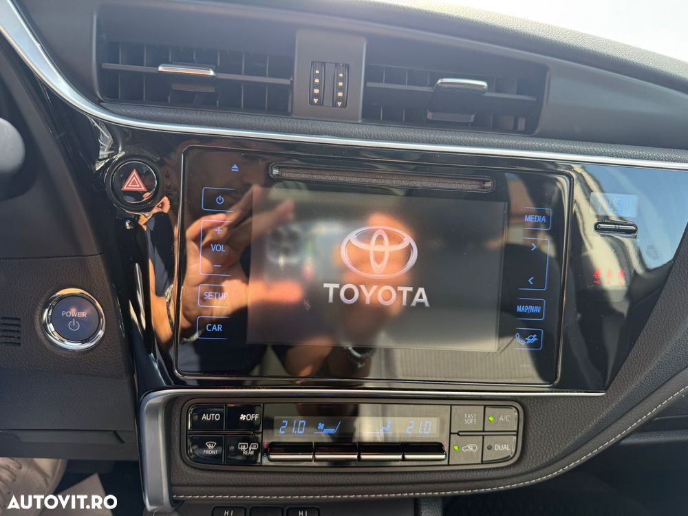 Toyota Auris 1.8 L VVT-i TS Hybrid Sol+ - 14