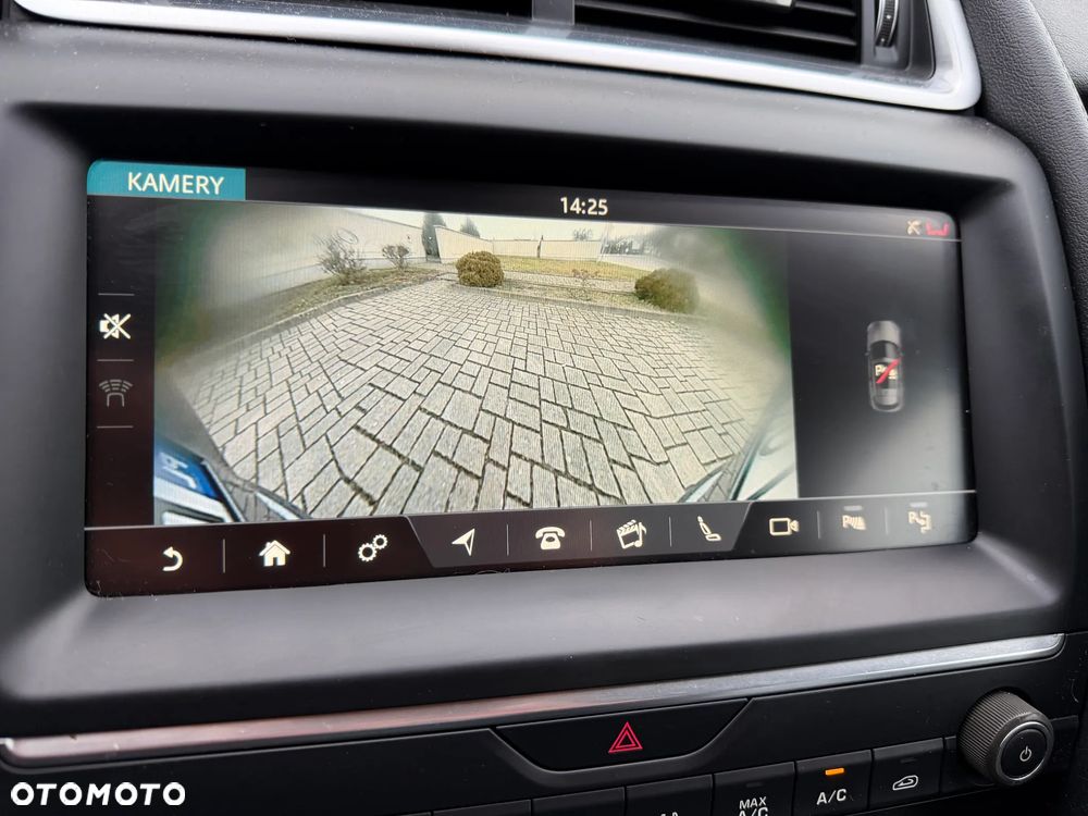 Jaguar E-Pace 2.0 i4D AWD S - 36