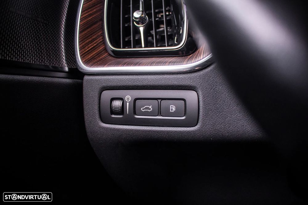 Volvo XC 60 2.0 T8 PHEV Inscription Expression AWD - 19