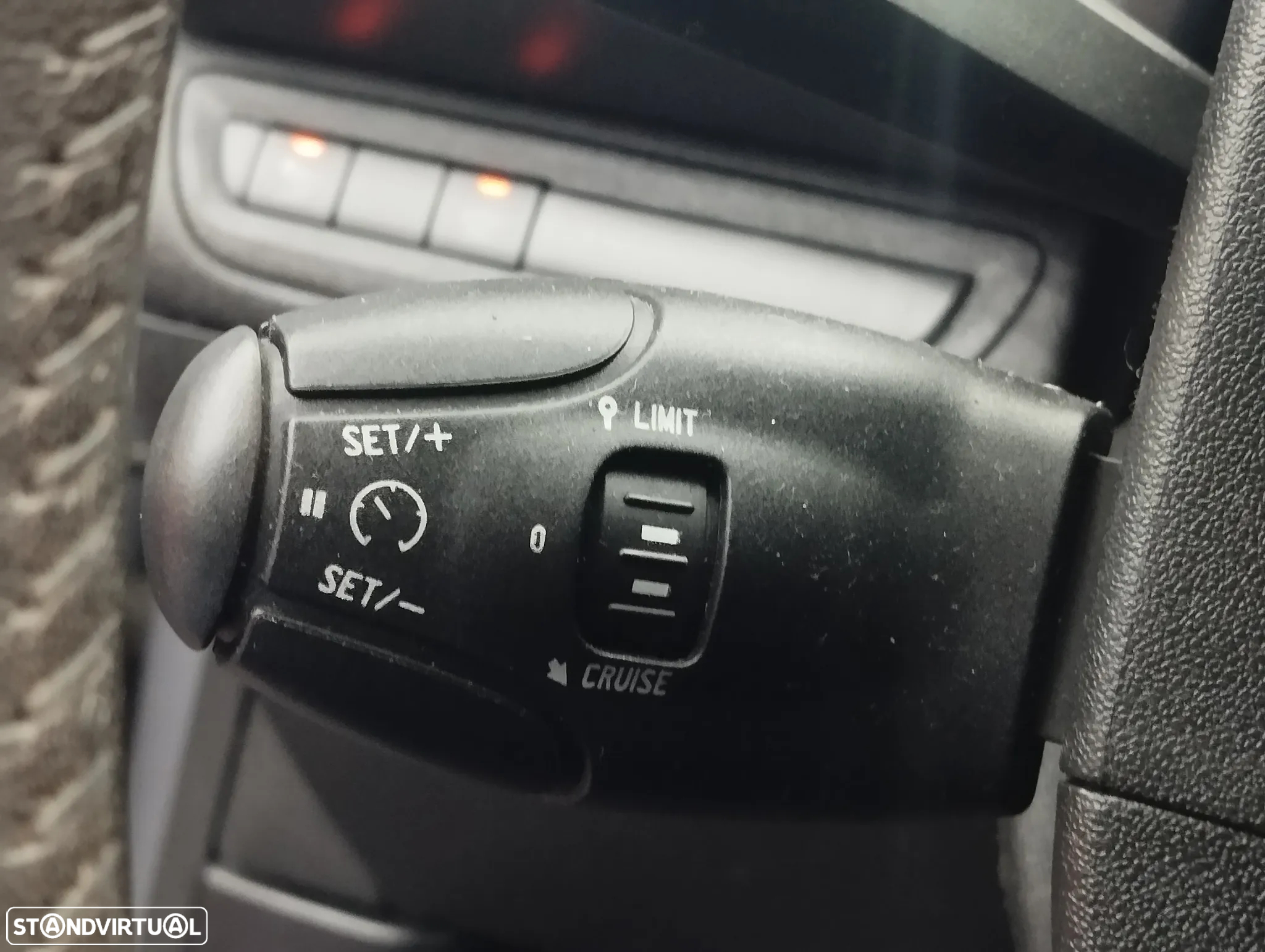 Peugeot 208 1.5 BlueHDi Signature - 23