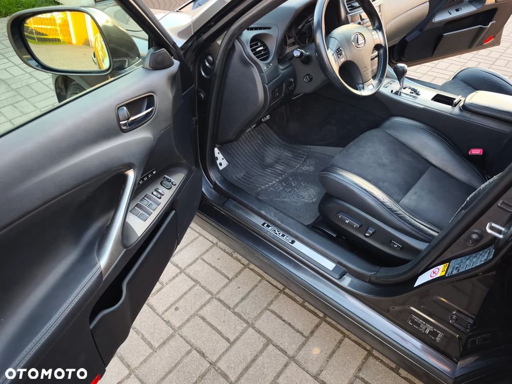 Lexus IS 250 F Sport - 19