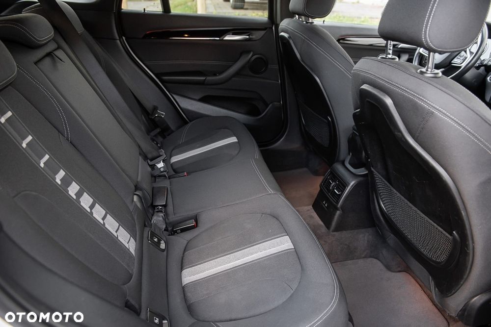 BMW X1 xDrive18d Business Edition sport - 32