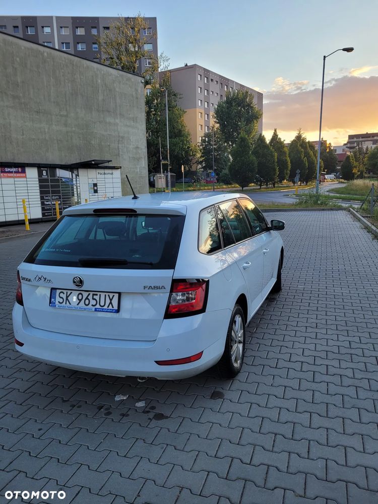 Skoda Fabia 1.0 Ambition - 4