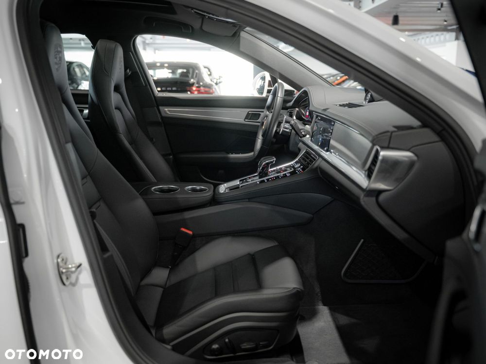 Porsche Panamera 4 E-Hybrid Sport Turismo Platinum Edition - 22