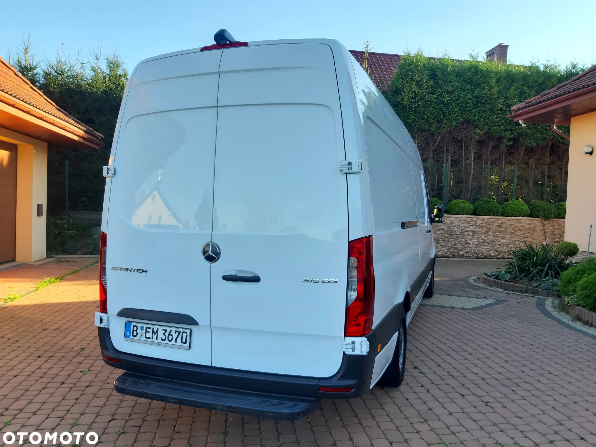Mercedes-Benz Sprinter - 9