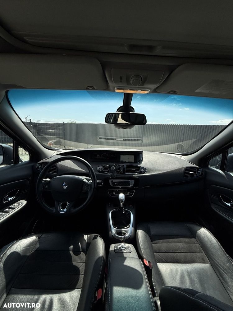 Renault Grand Scenic - 10